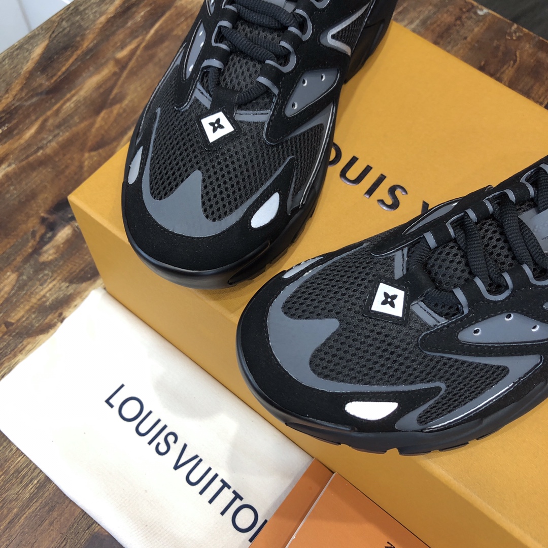 lv Sneaker Runner Tatic in Black