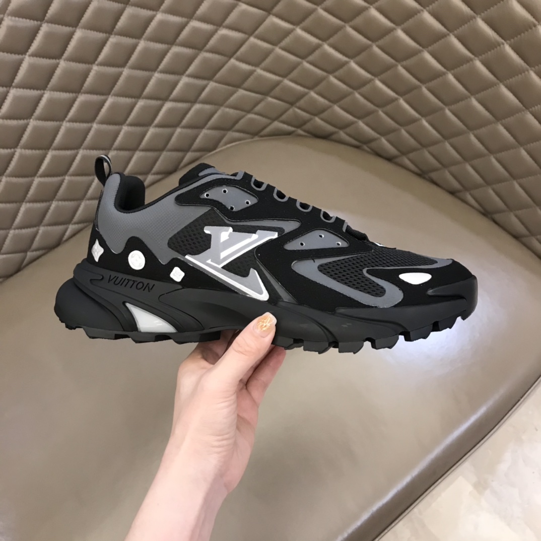 lv Sneaker Runner Tatic in Black