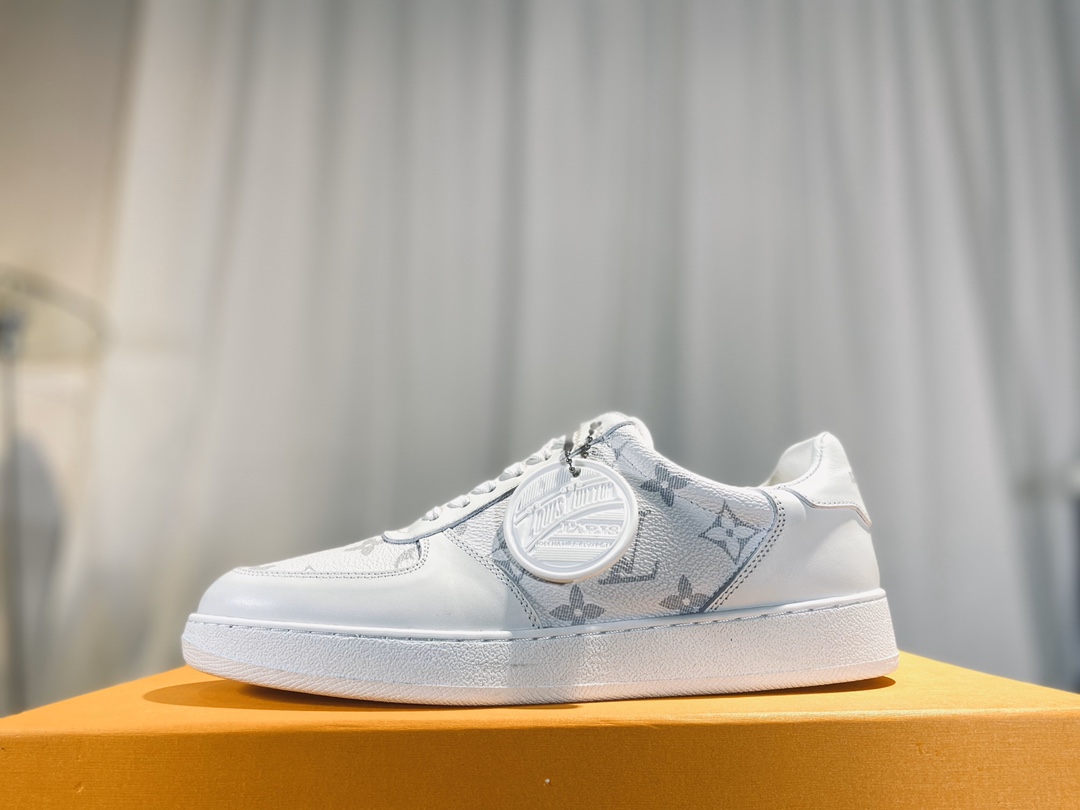 lv Sneaker Rivoli in White