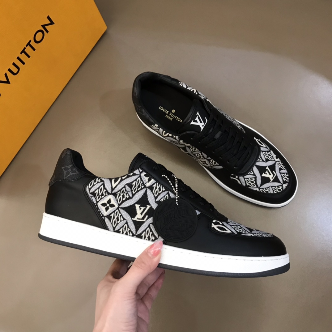 lv Sneaker Rivoli in Black