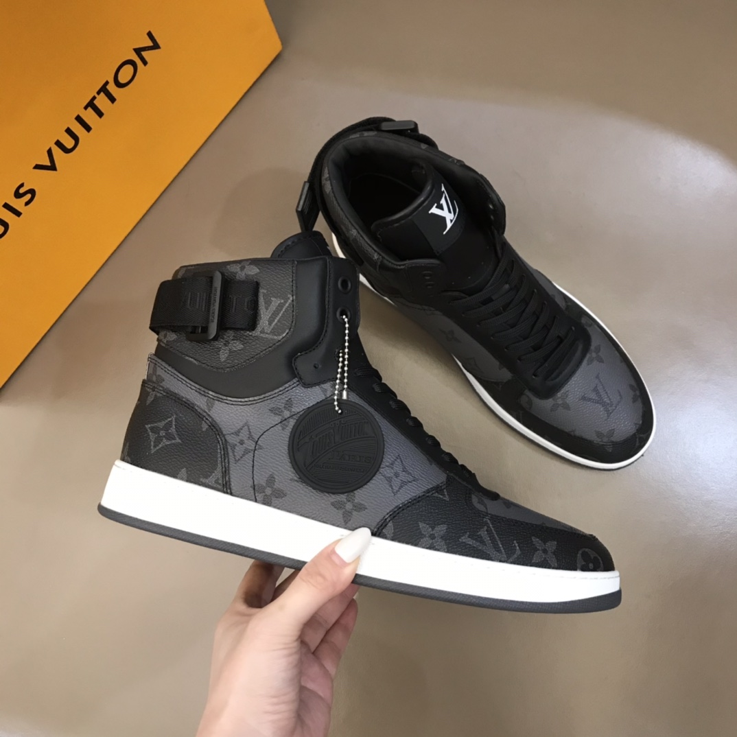 lv Sneaker Rivoli in Black