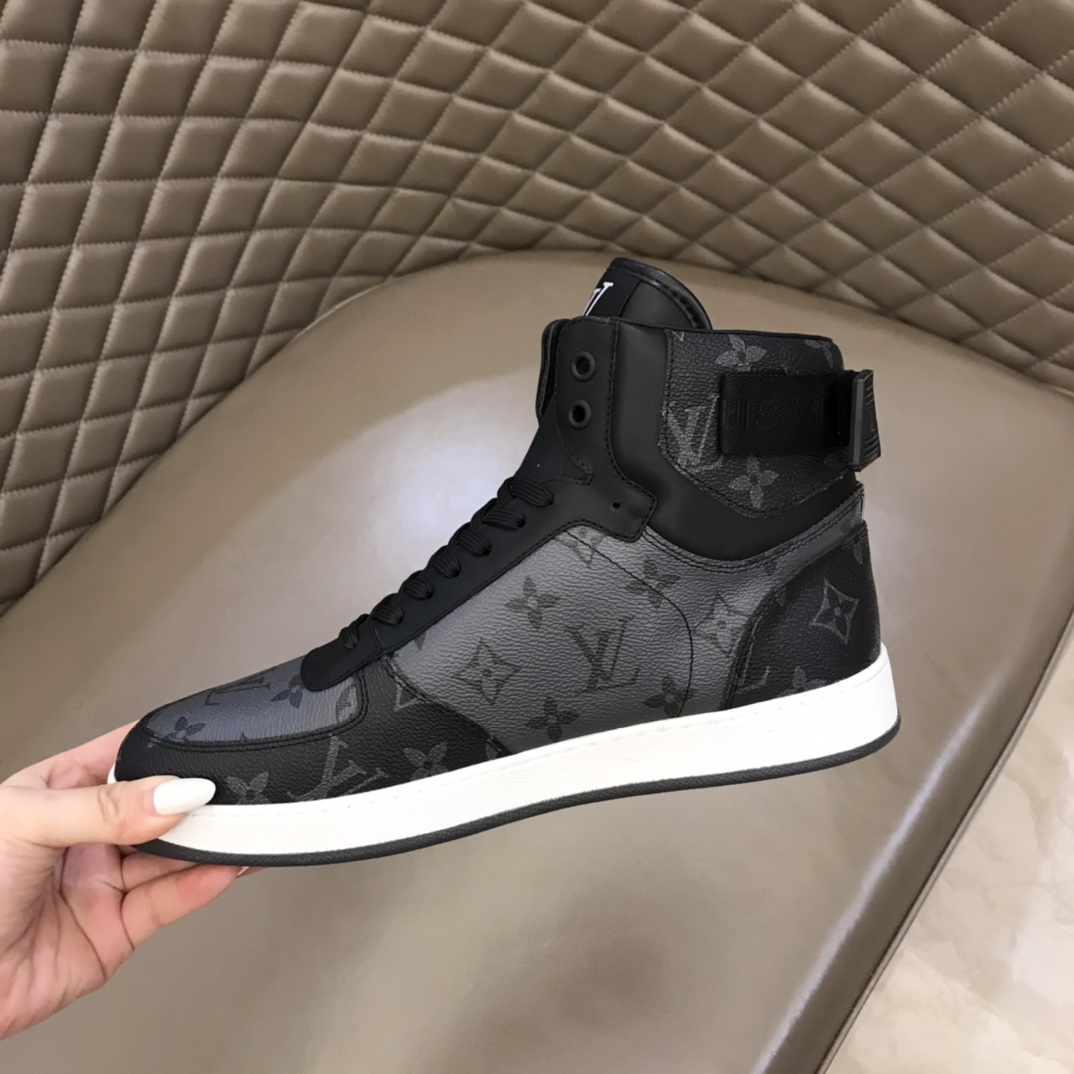 lv Sneaker Rivoli in Black