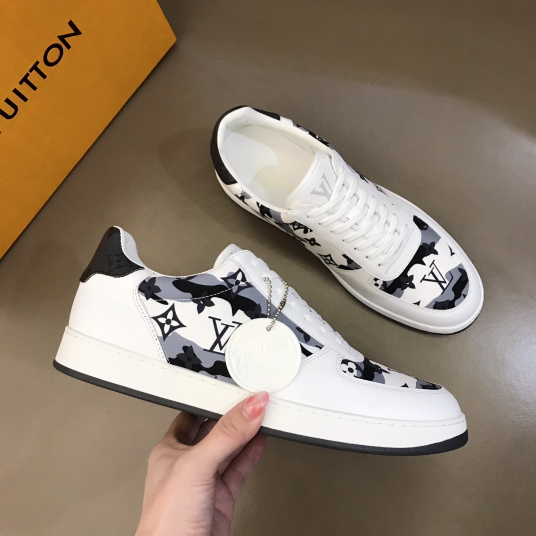 lv Sneaker Rivoli in Black