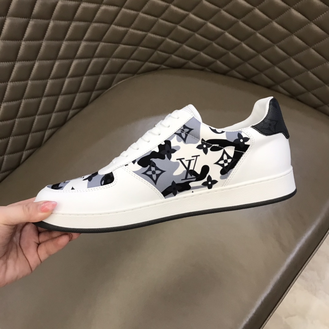 lv Sneaker Rivoli in Black