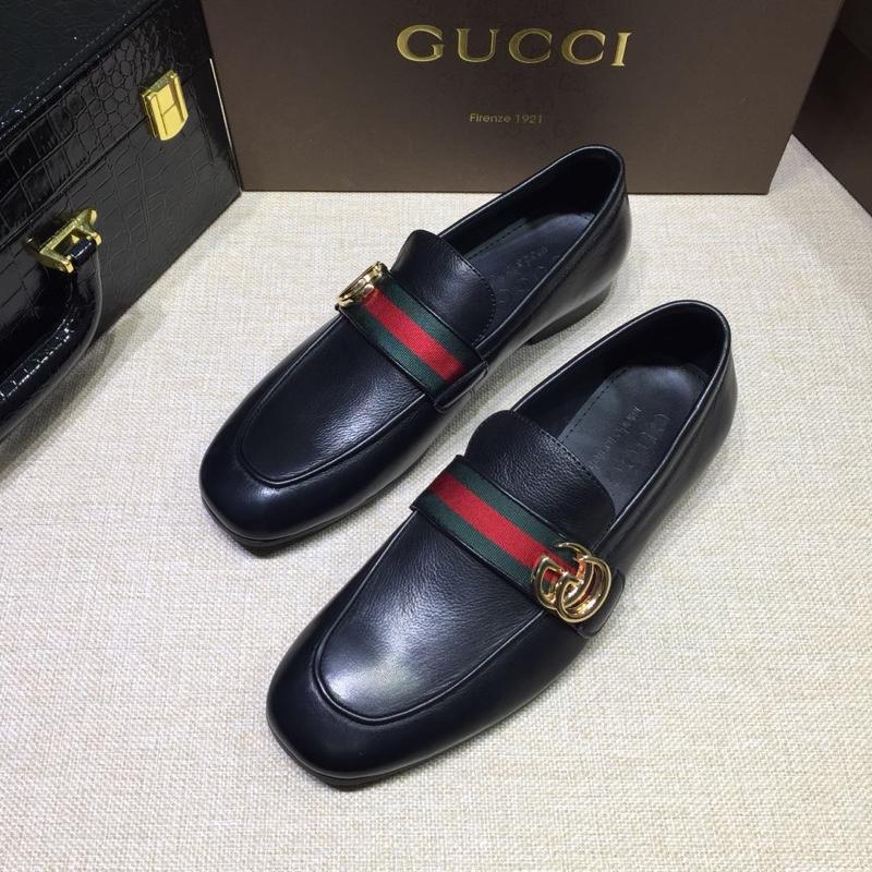 Gucci Black Leather loafer With Golden GG Buckle MS07612