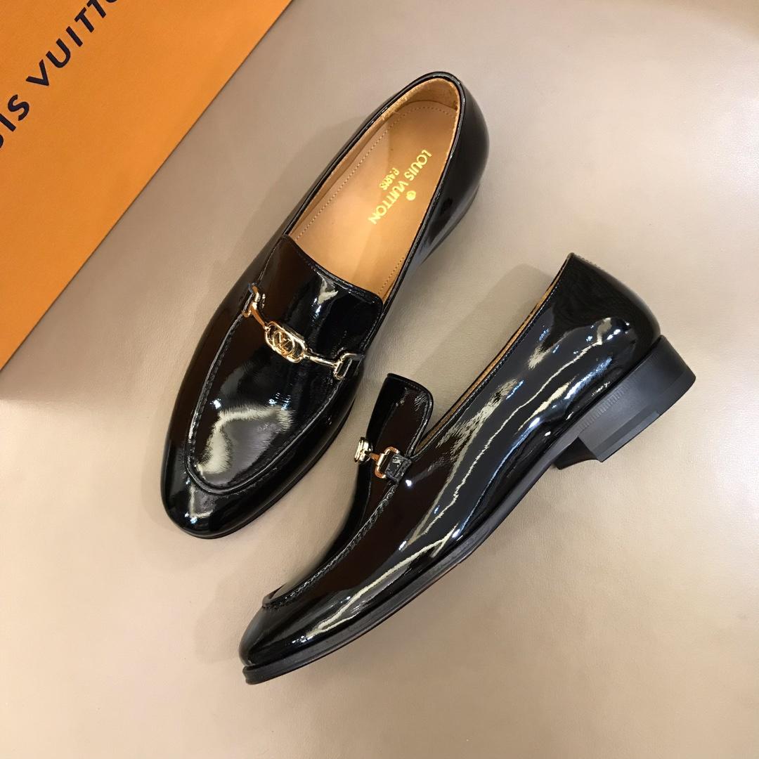 lv Black Bright leather Loafers With Golden Buckle MS02803