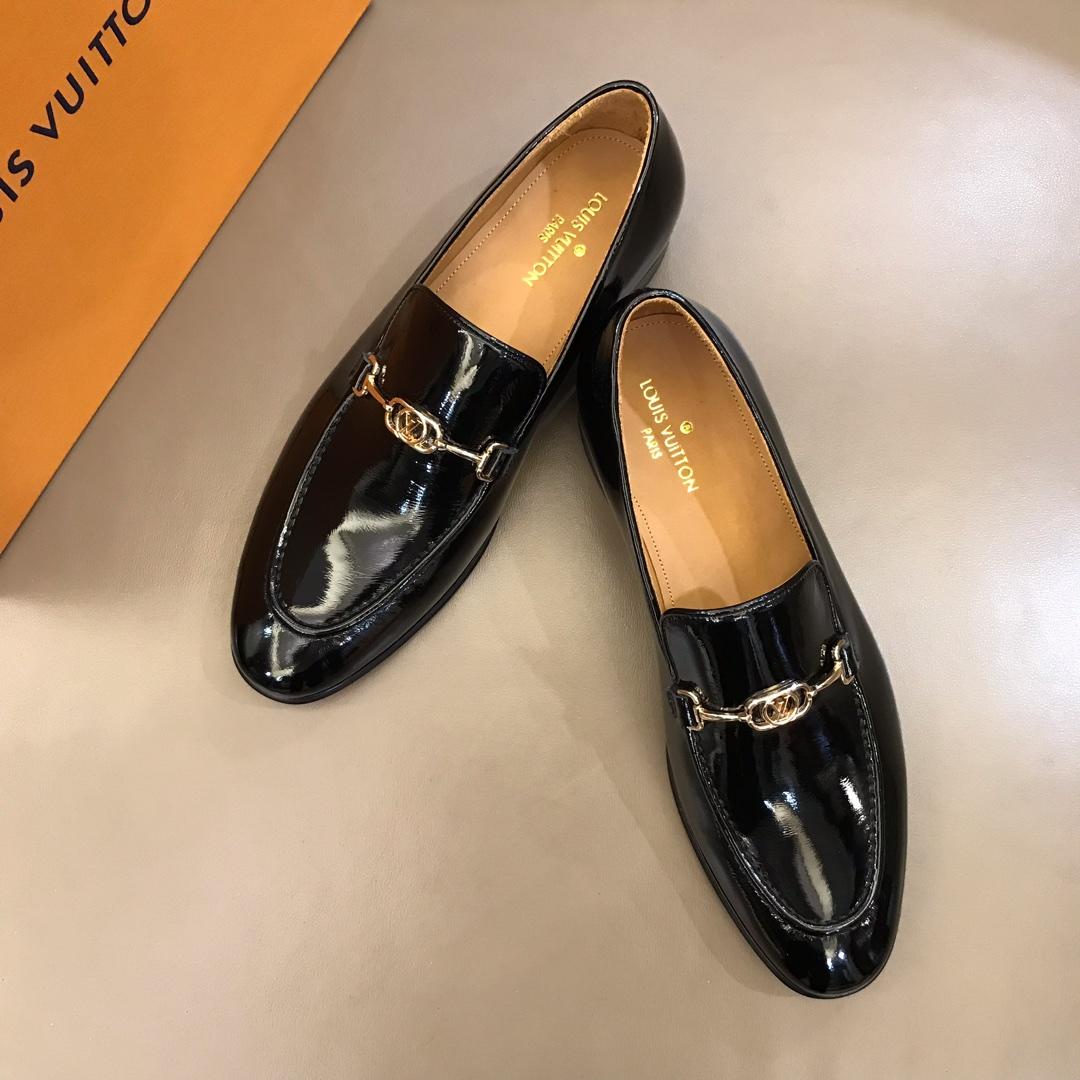 lv Black Bright leather Loafers With Golden Buckle MS02803