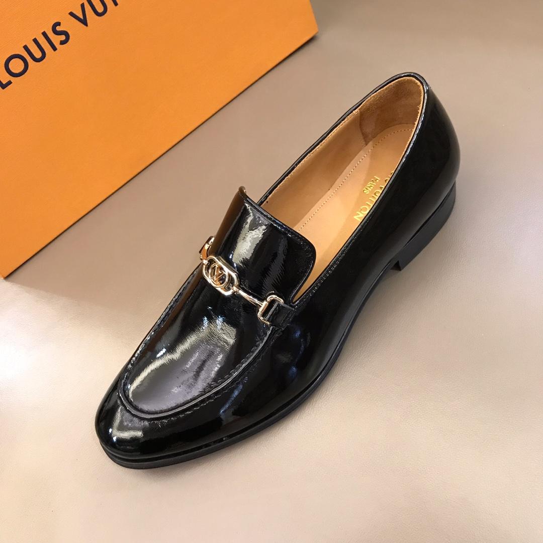 lv Black Bright leather Loafers With Golden Buckle MS02803