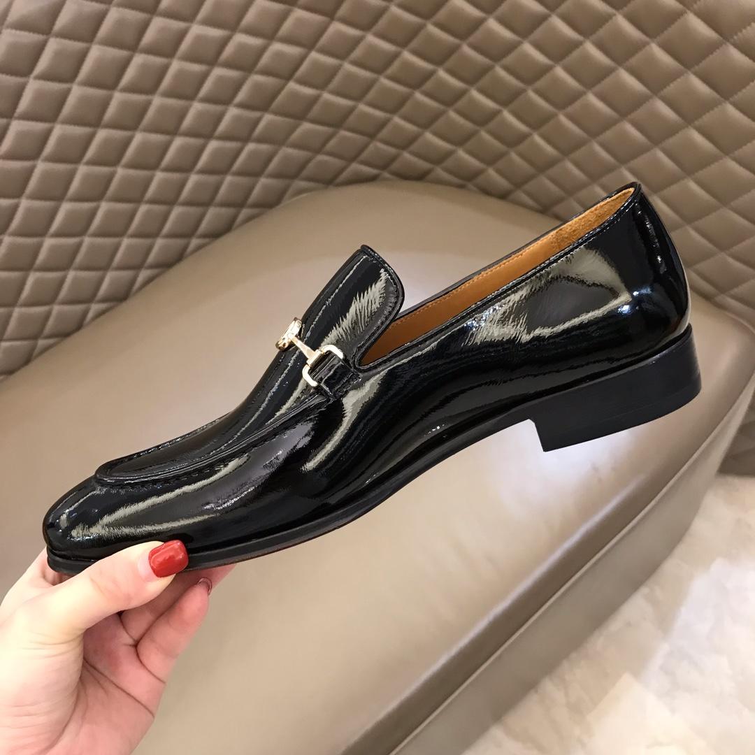 lv Black Bright leather Loafers With Golden Buckle MS02803