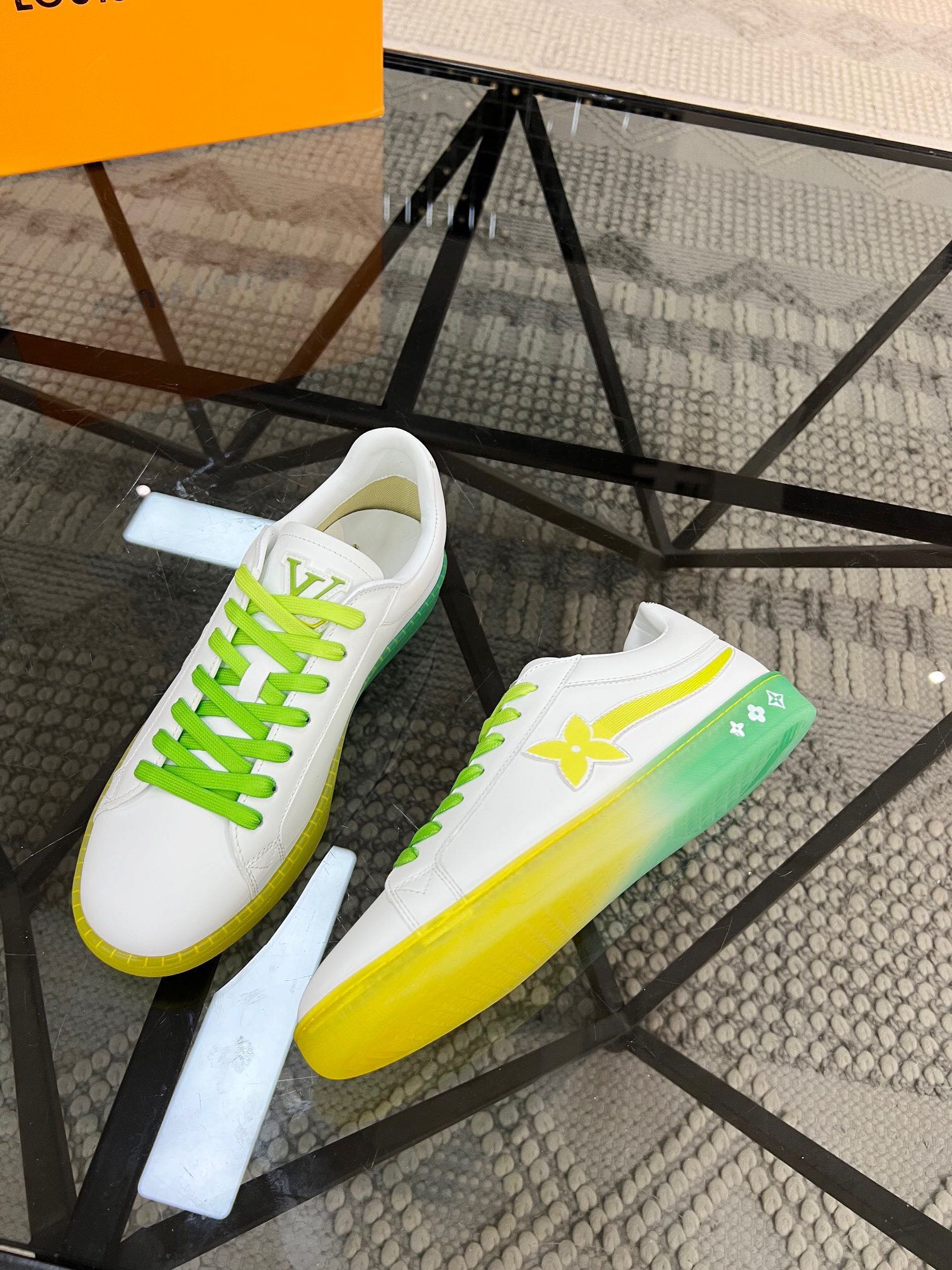 lv Casual shoes in White with Green