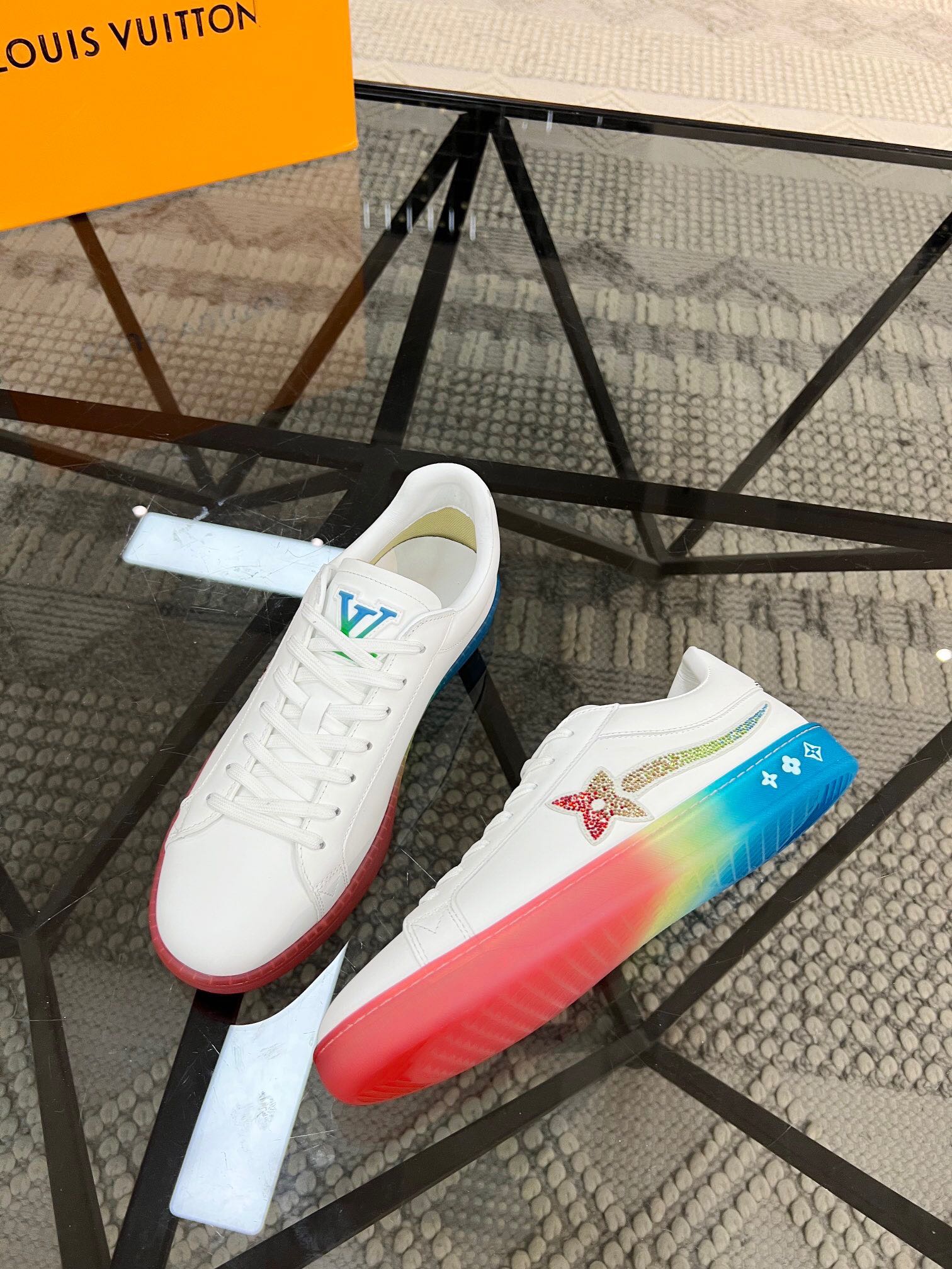 lv Casual shoes in White