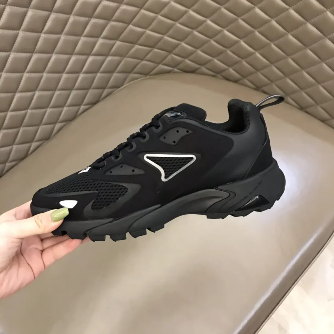 lv 2022 Runner Tatic sneakers 