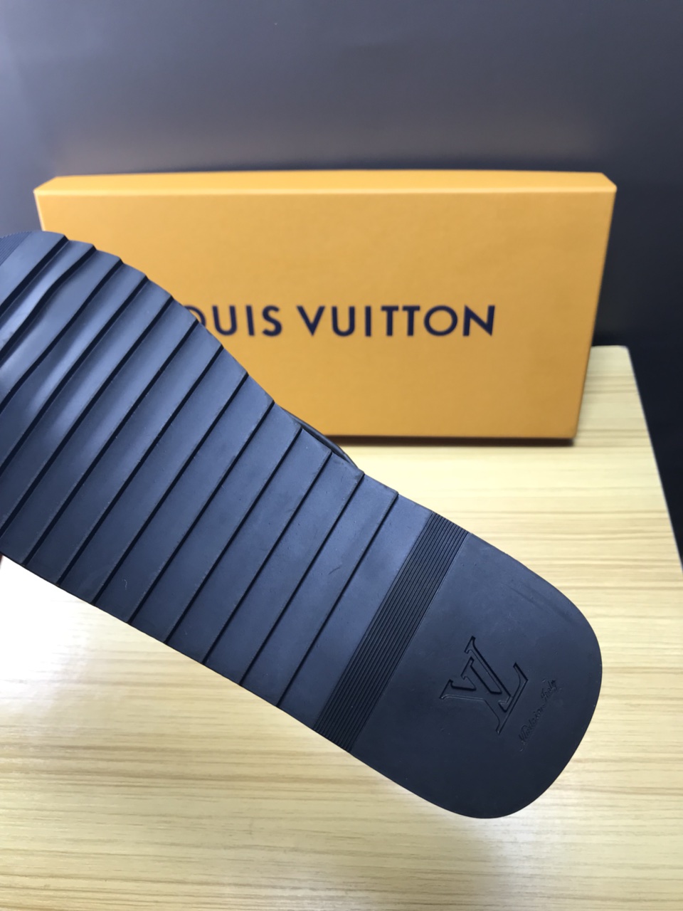 High Quality lv molitor rubber thong slide sandal GO_LV001