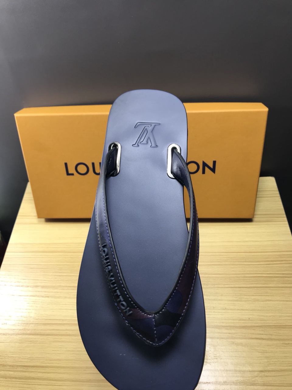 High Quality lv molitor rubber thong slide sandal GO_LV001