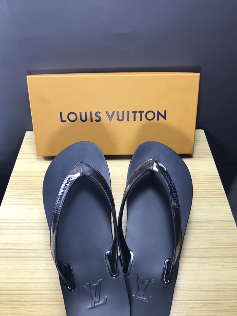 High Quality lv molitor rubber in camouflage thong slide sandal GO_LV003