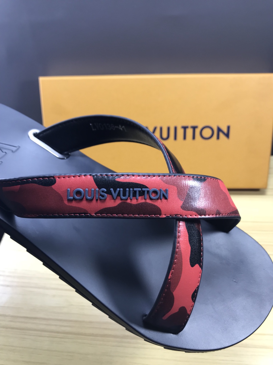 High Quality lv molitor red rubber thong slide sandal GO_LV005
