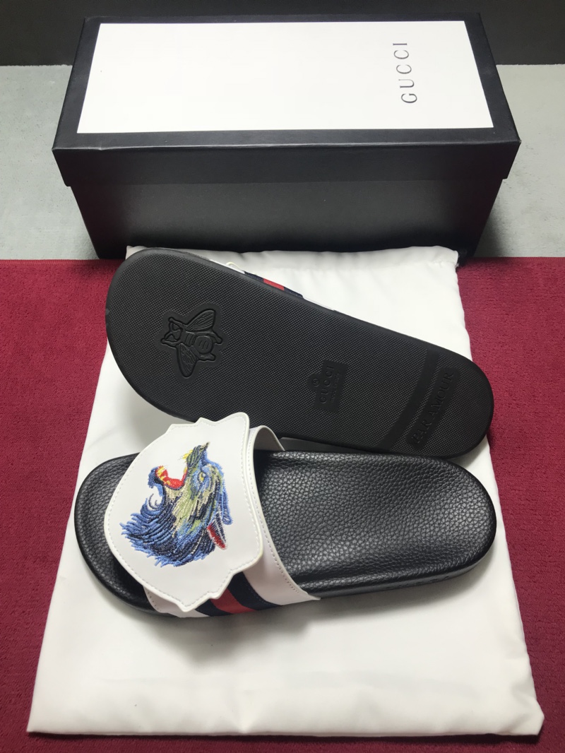 High Quality Gucci slide sandal with White rubber And Wolf Design GO_GC028