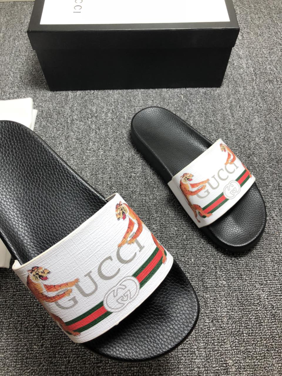 High Quality Gucci slide sandal with White rubber And Tiger Design GO_GC034