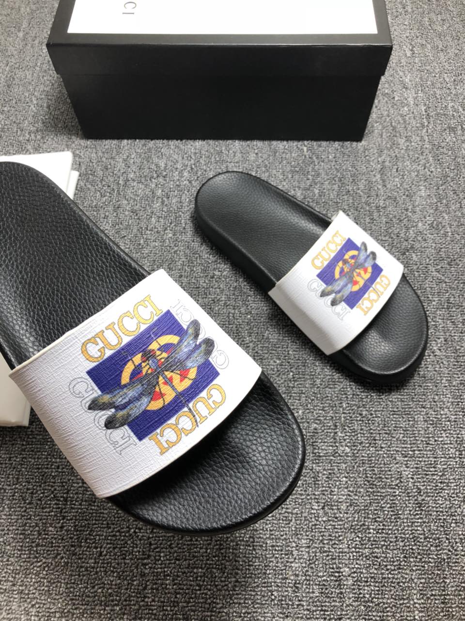 High Quality Gucci slide sandal with white rubber and GG design GO_GC039