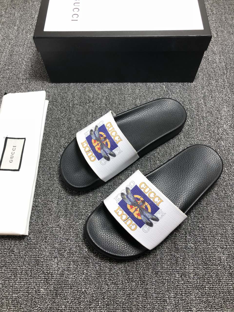 High Quality Gucci slide sandal with white rubber and GG design GO_GC039