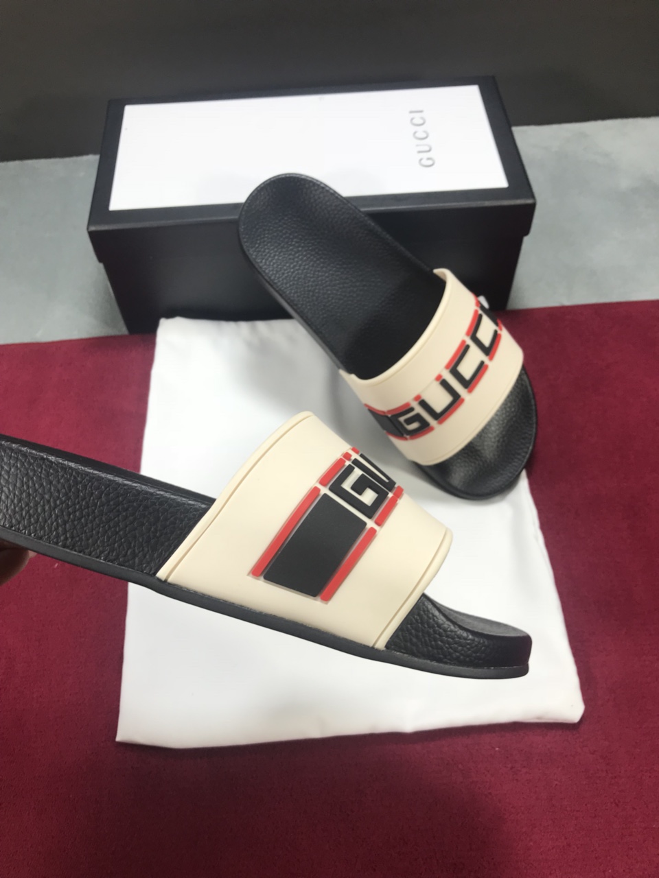 High Quality Gucci slide sandal White rubber with red and black Gucci stripe GO_GC045