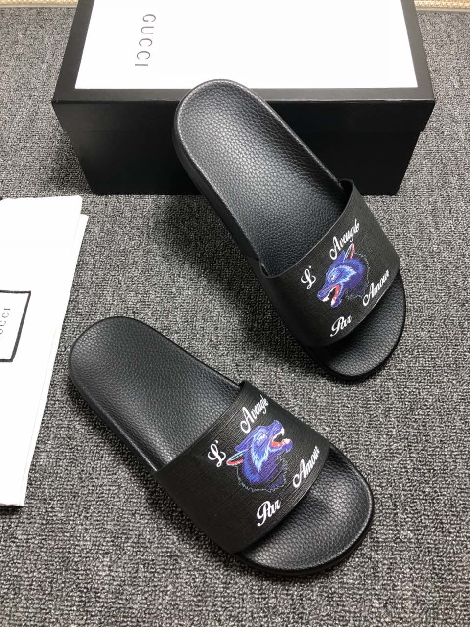 High Quality Gucci Black slide sandal With Wolf Design GO_GC040