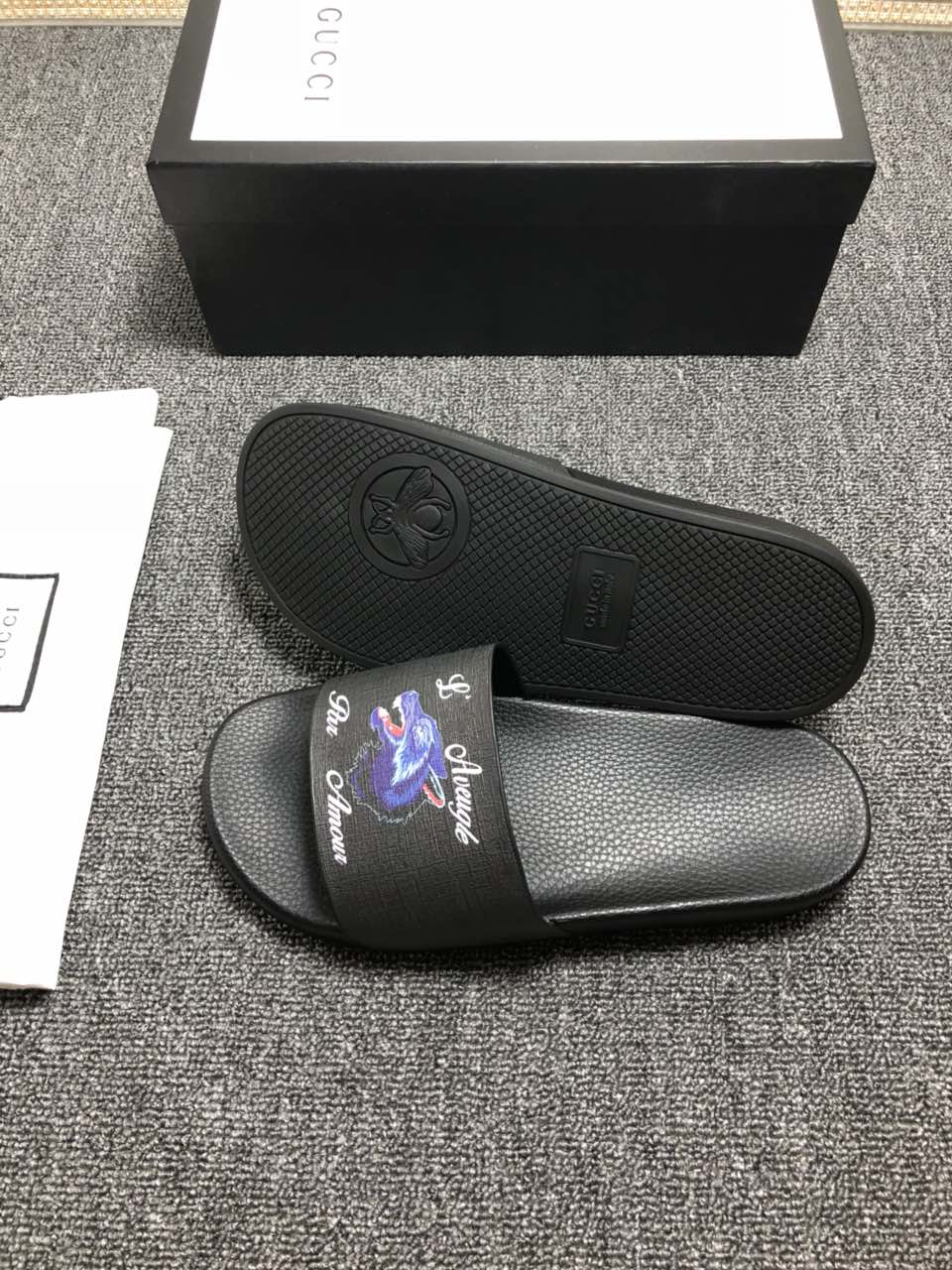 High Quality Gucci Black slide sandal With Wolf Design GO_GC040