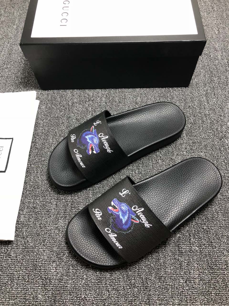 High Quality Gucci Black slide sandal With Wolf Design GO_GC040