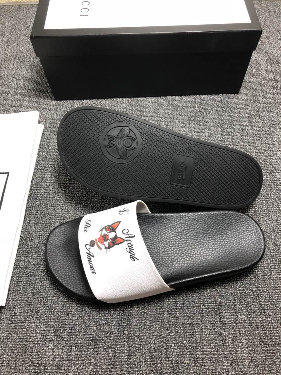 High Quality Gucci Black slide sandal With white rubber and Dog Design GO_GC037