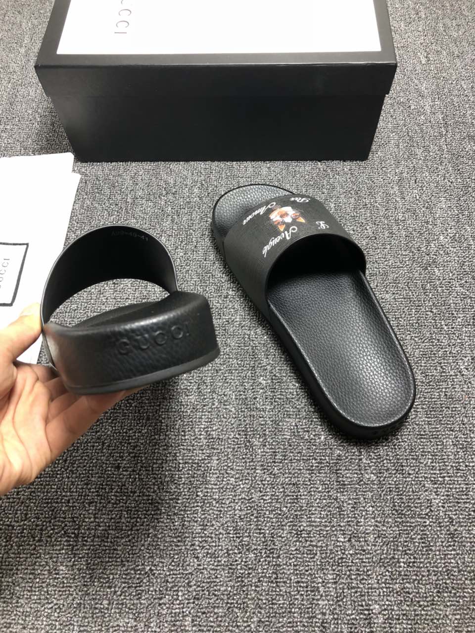 High Quality Gucci Black slide sandal With White rubber and Dog Design GO_GC036