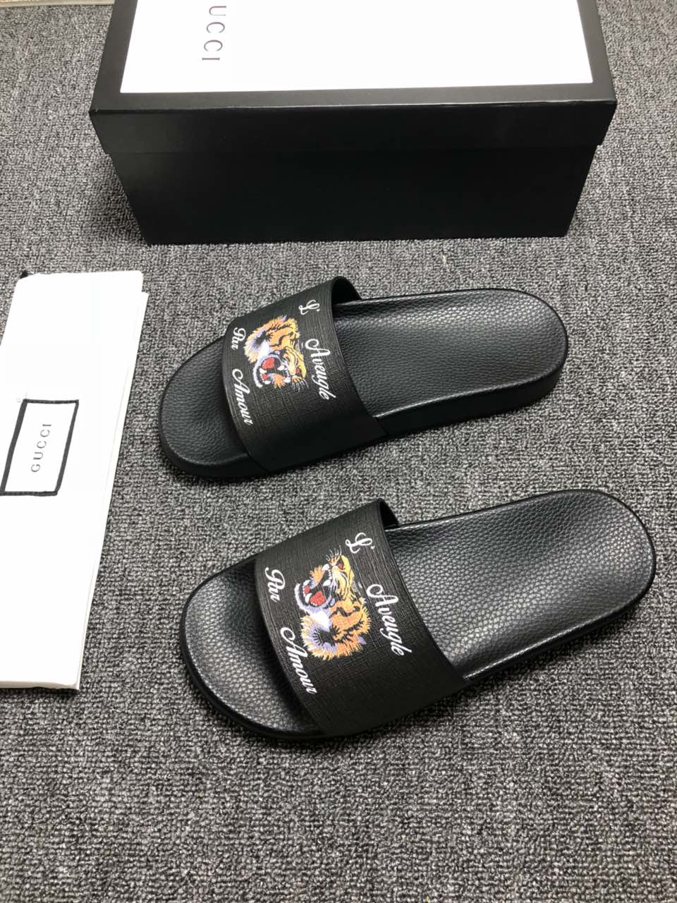 High Quality Gucci black slide sandal with tiger design GO_GC043