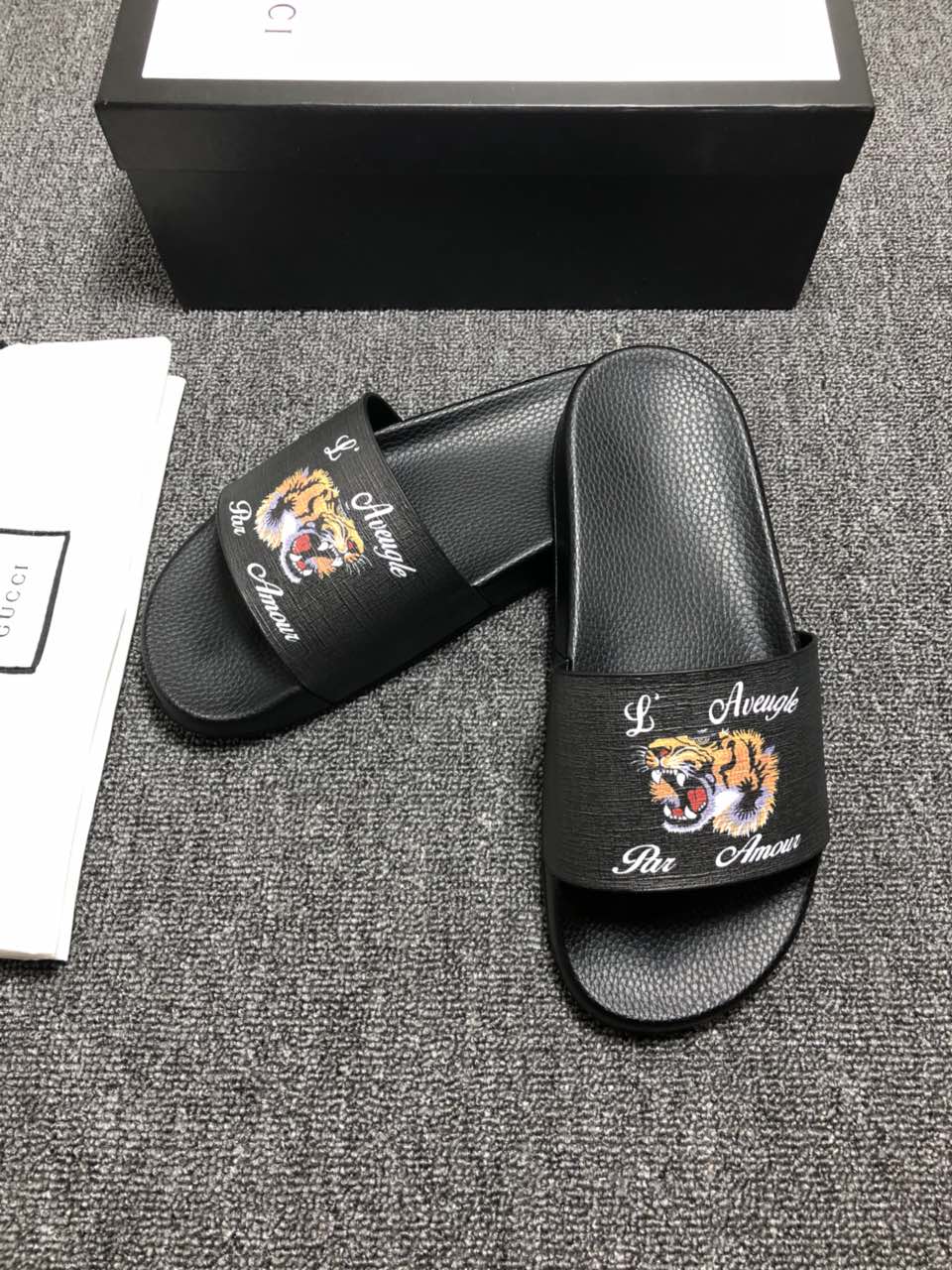 High Quality Gucci black slide sandal with tiger design GO_GC043