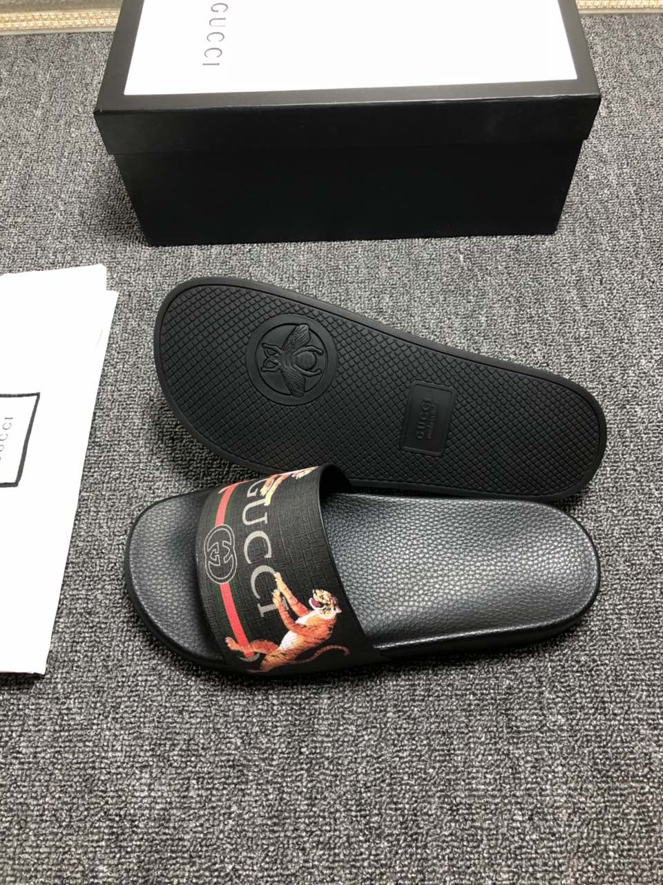 High Quality Gucci Black slide sandal With Tiger Design GO_GC033