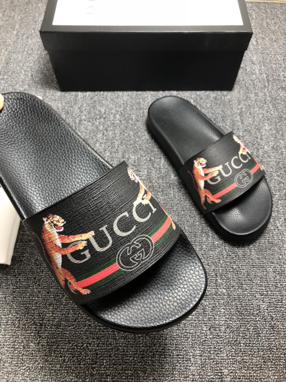 High Quality Gucci Black slide sandal With Tiger Design GO_GC033