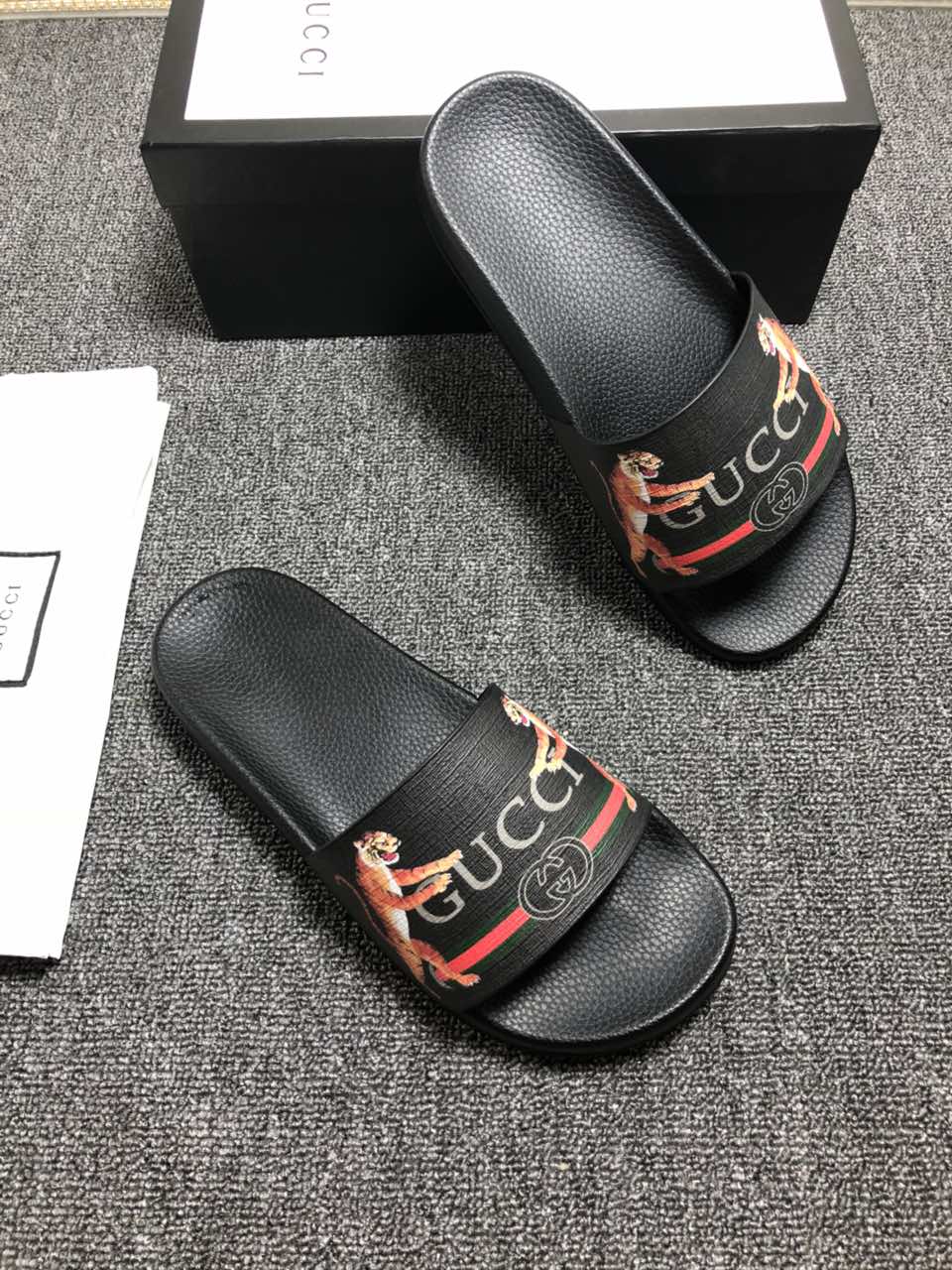 High Quality Gucci Black slide sandal With Tiger Design GO_GC033