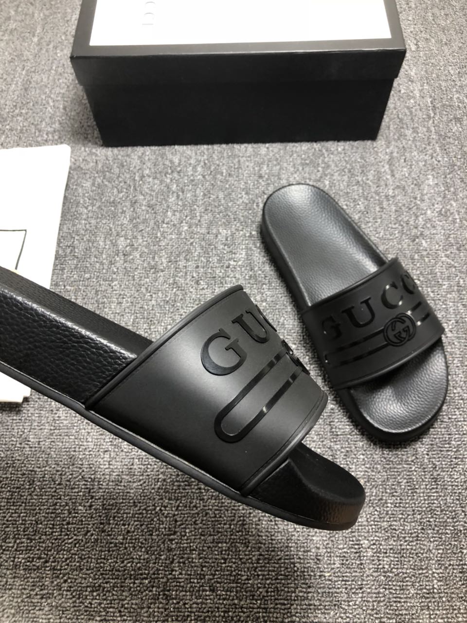 High Quality Gucci Black slide sandal With Gucci rubber GO_GC035