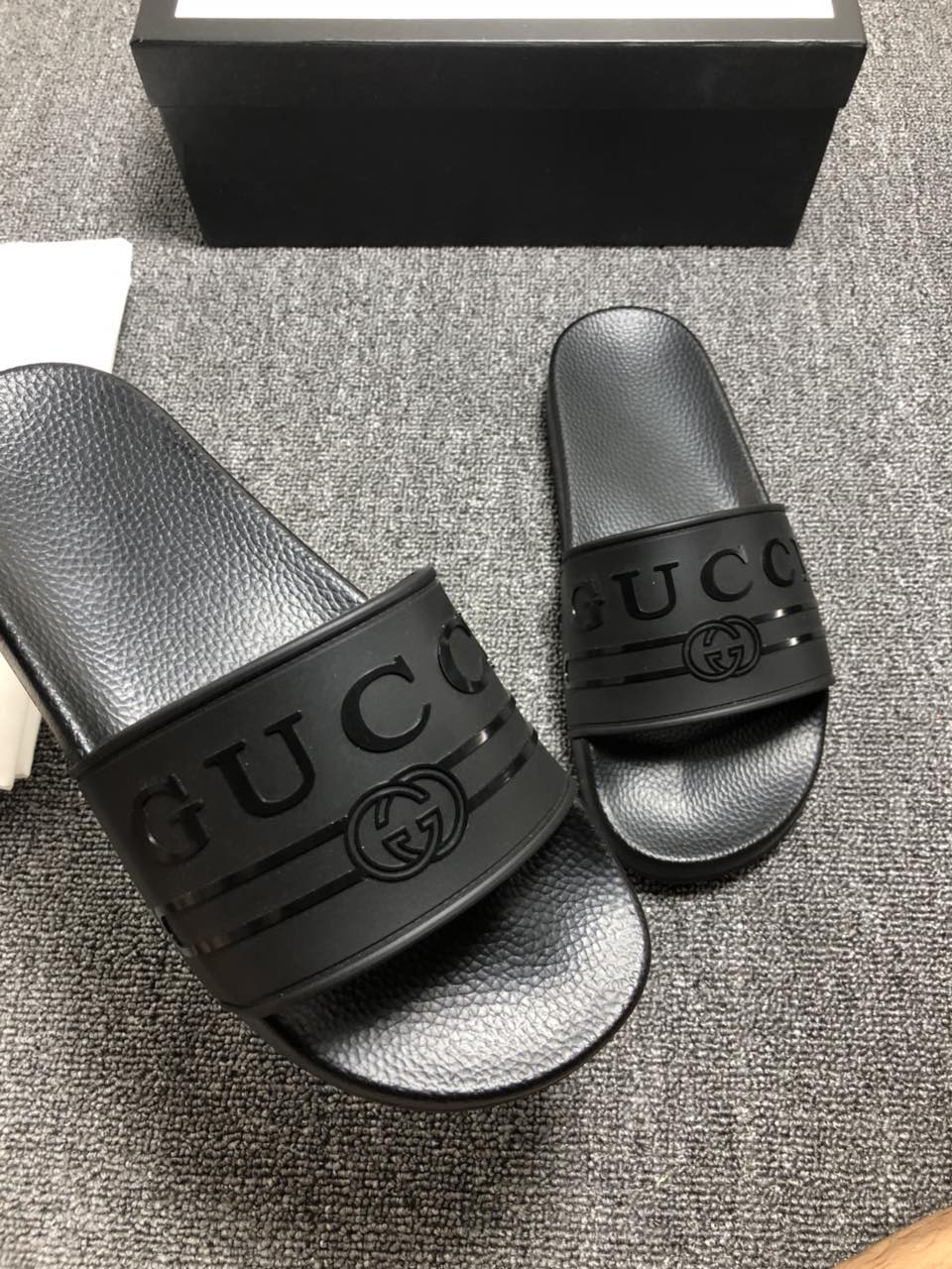 High Quality Gucci Black slide sandal With Gucci rubber GO_GC035