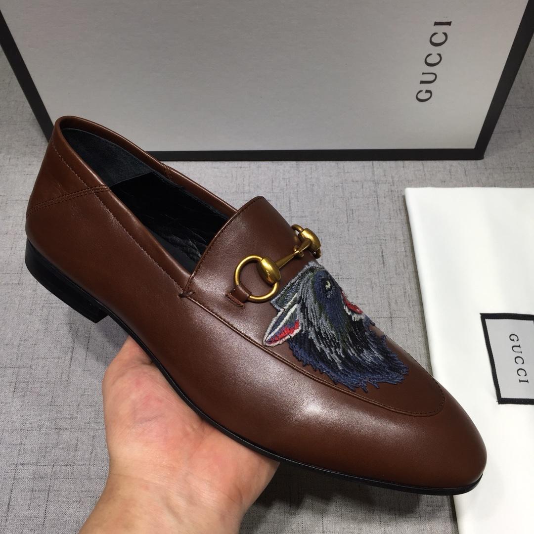 Gucci Brown Bright leather Perfect Quality Loafers With Wolf MS07607