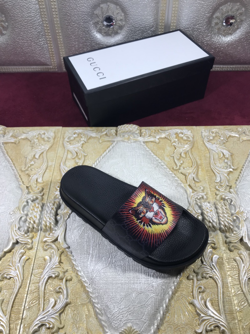 High Quality Gucci Black Rubber slide sandal With Lions GO_GC003