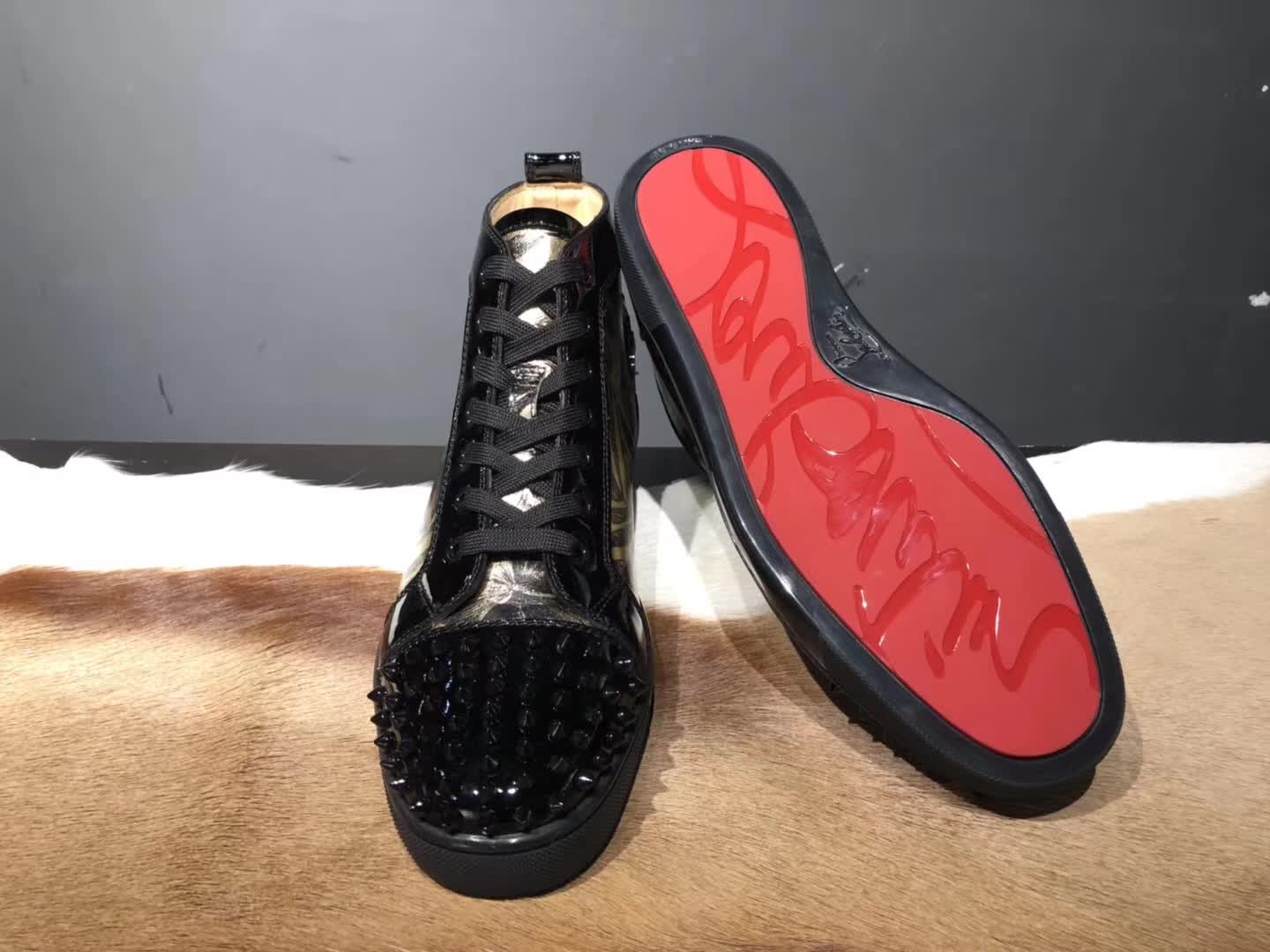 High Quality Christian Louboutin Sneakers JC037