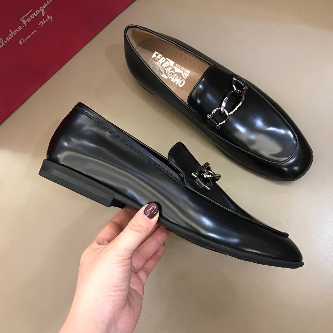 Salvatore Ferragamo Black Bright leather Fashion Perfect Quality Loafers With Sliver Buckle MS02980