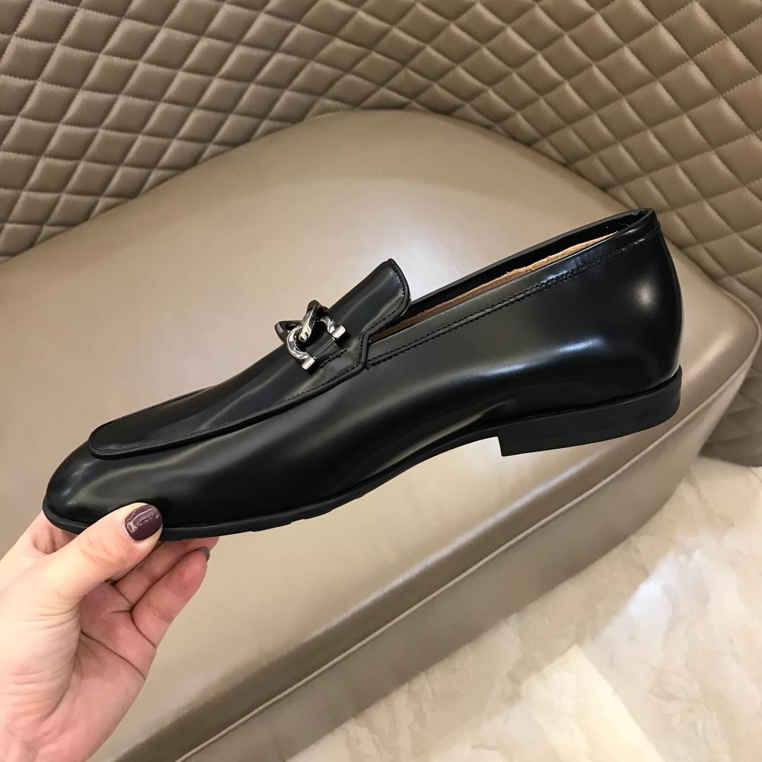 Salvatore Ferragamo Black Bright leather Fashion Perfect Quality Loafers With Sliver Buckle MS02980