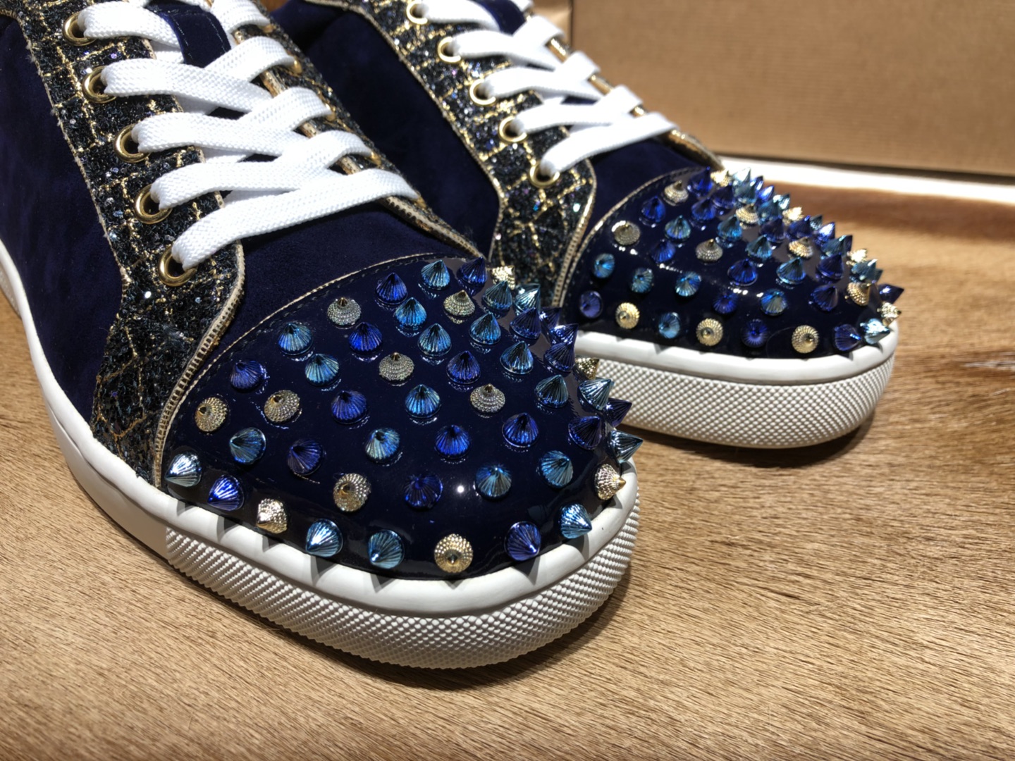 High Quality Christian Louboutin Sneakers JC029