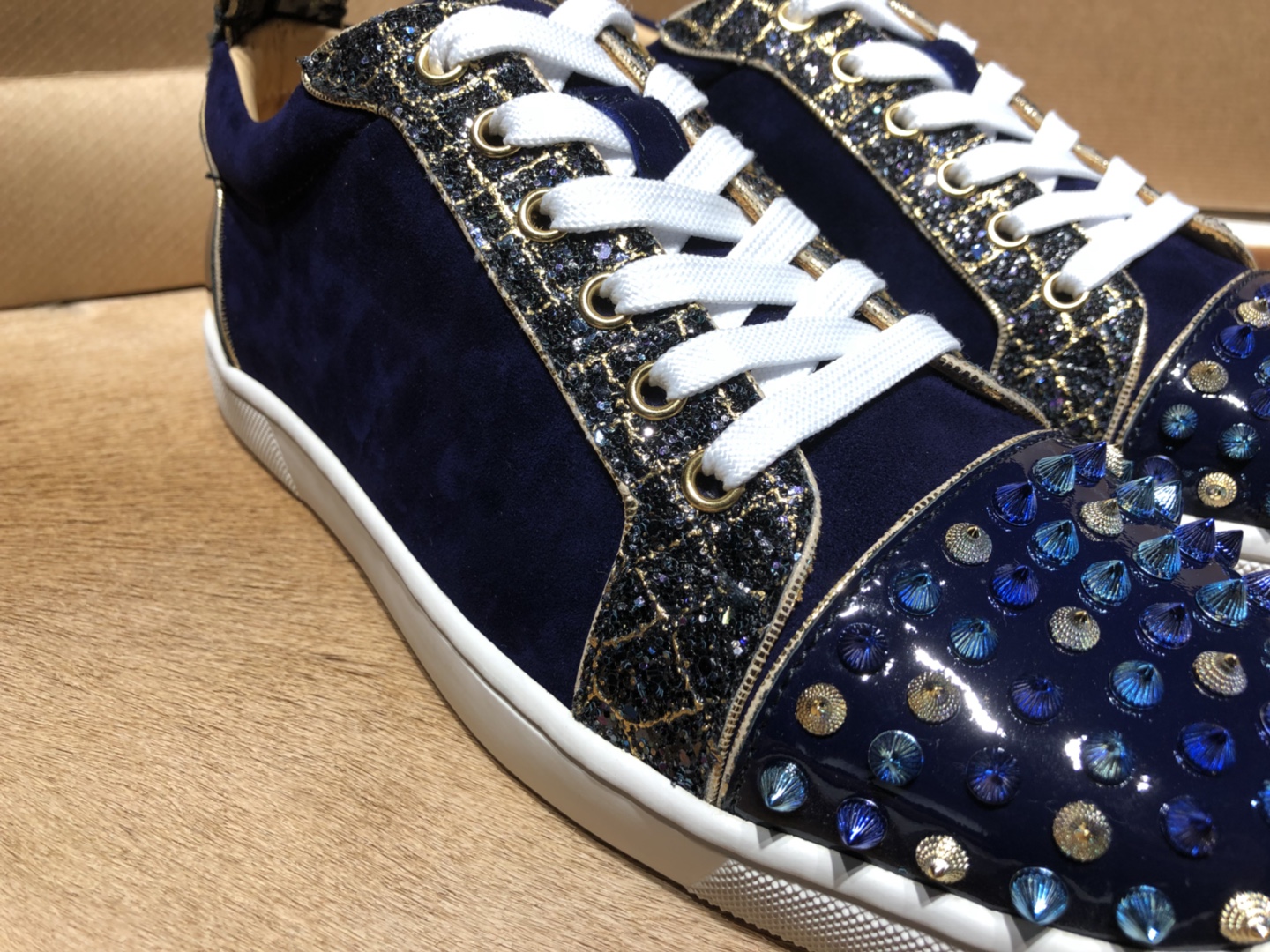 High Quality Christian Louboutin Sneakers JC029