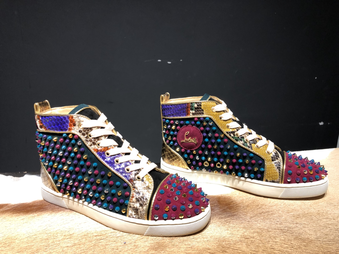 High Quality Christian Louboutin Sneakers JC023