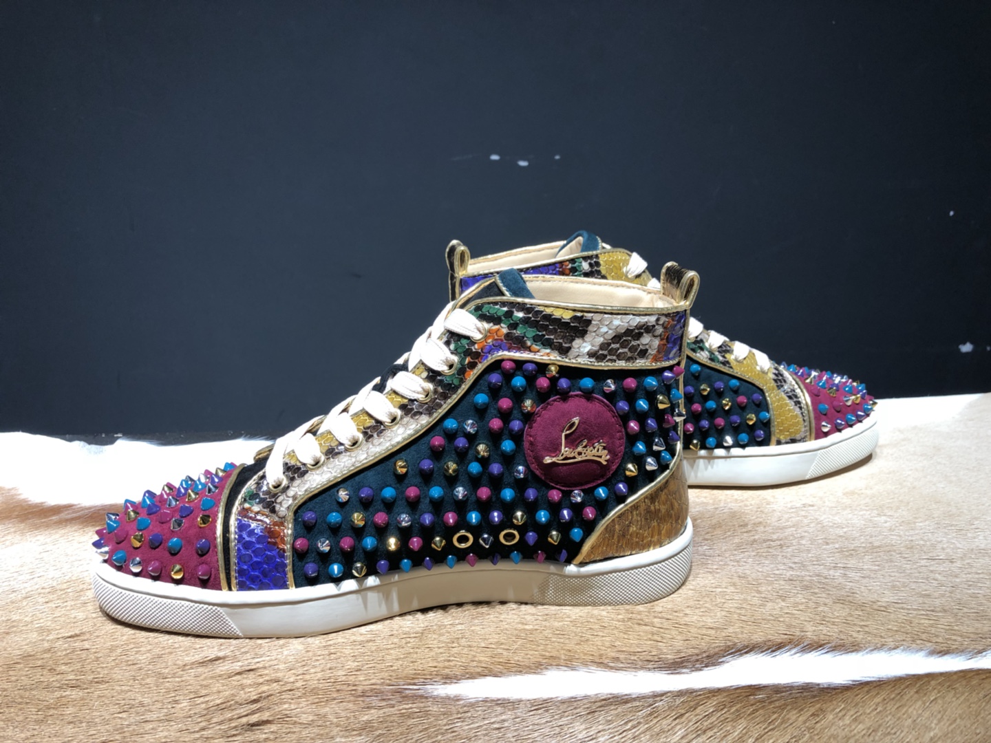 High Quality Christian Louboutin Sneakers JC023