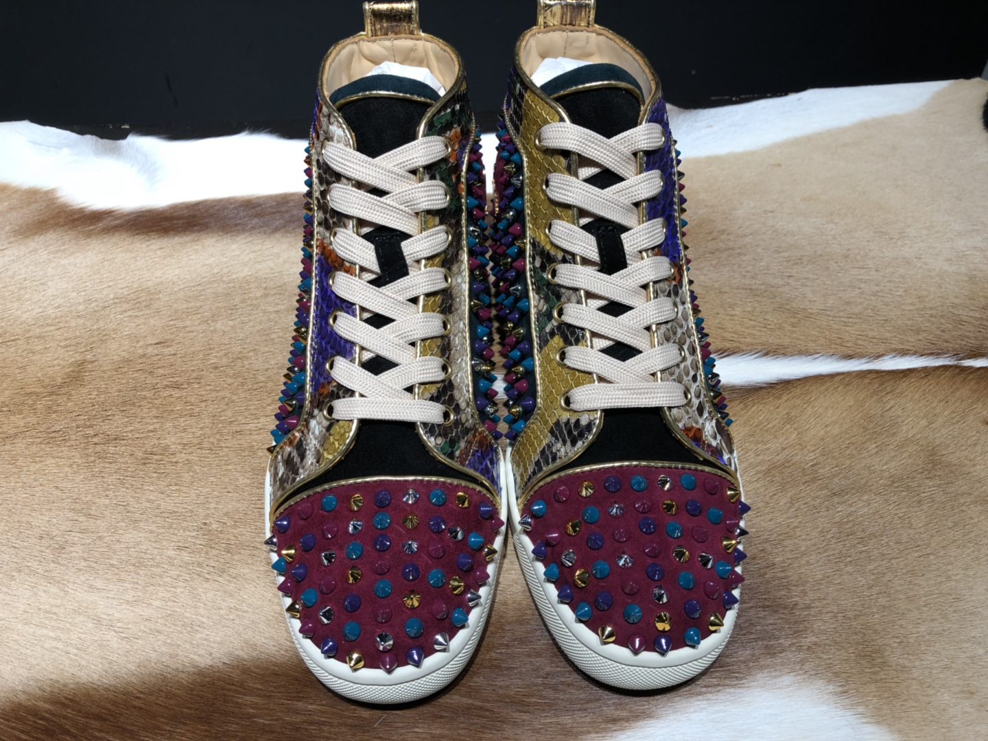 High Quality Christian Louboutin Sneakers JC023