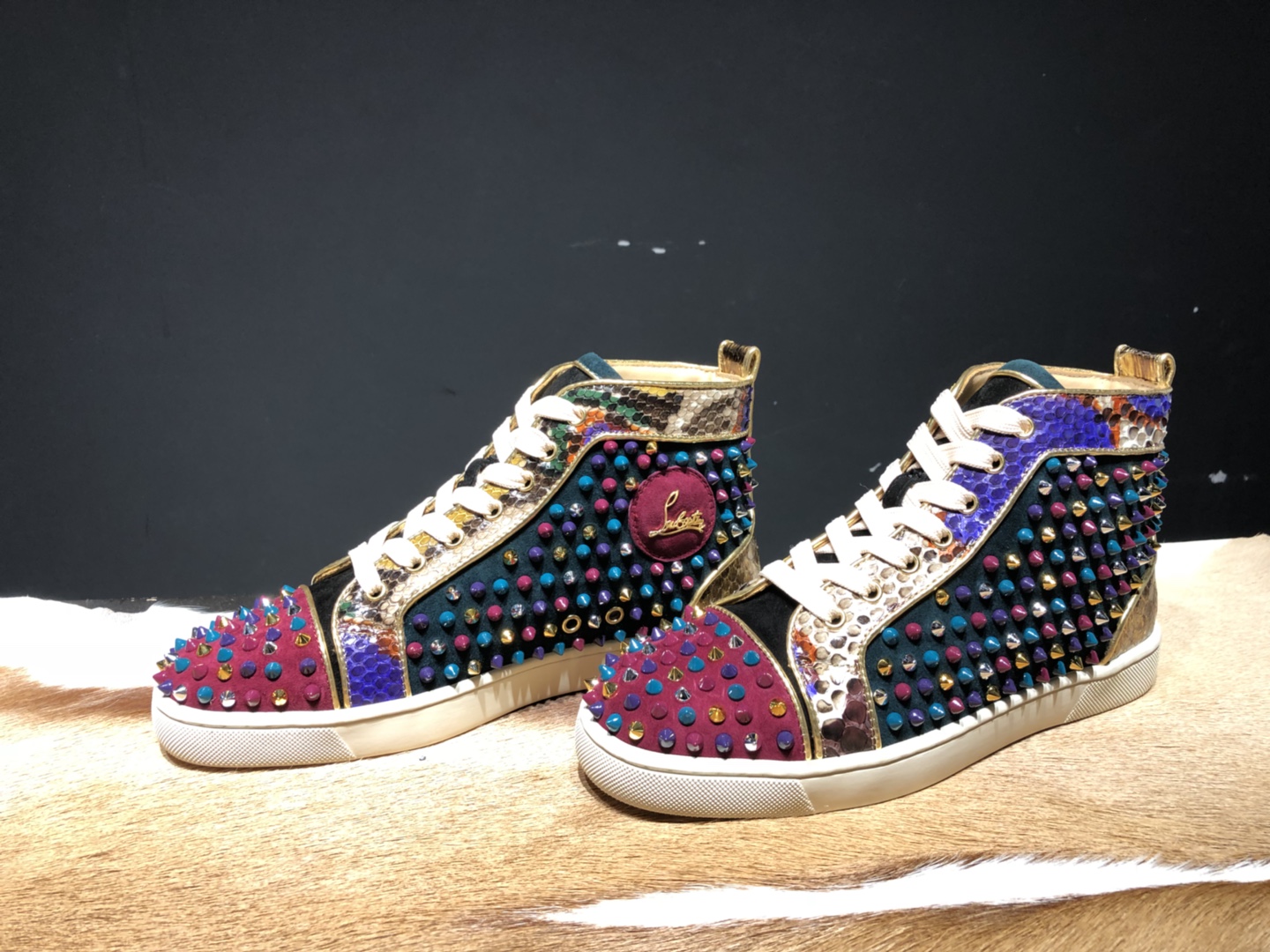 High Quality Christian Louboutin Sneakers JC023