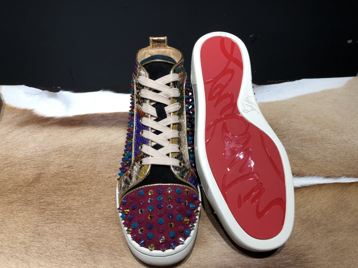 High Quality Christian Louboutin Sneakers JC023