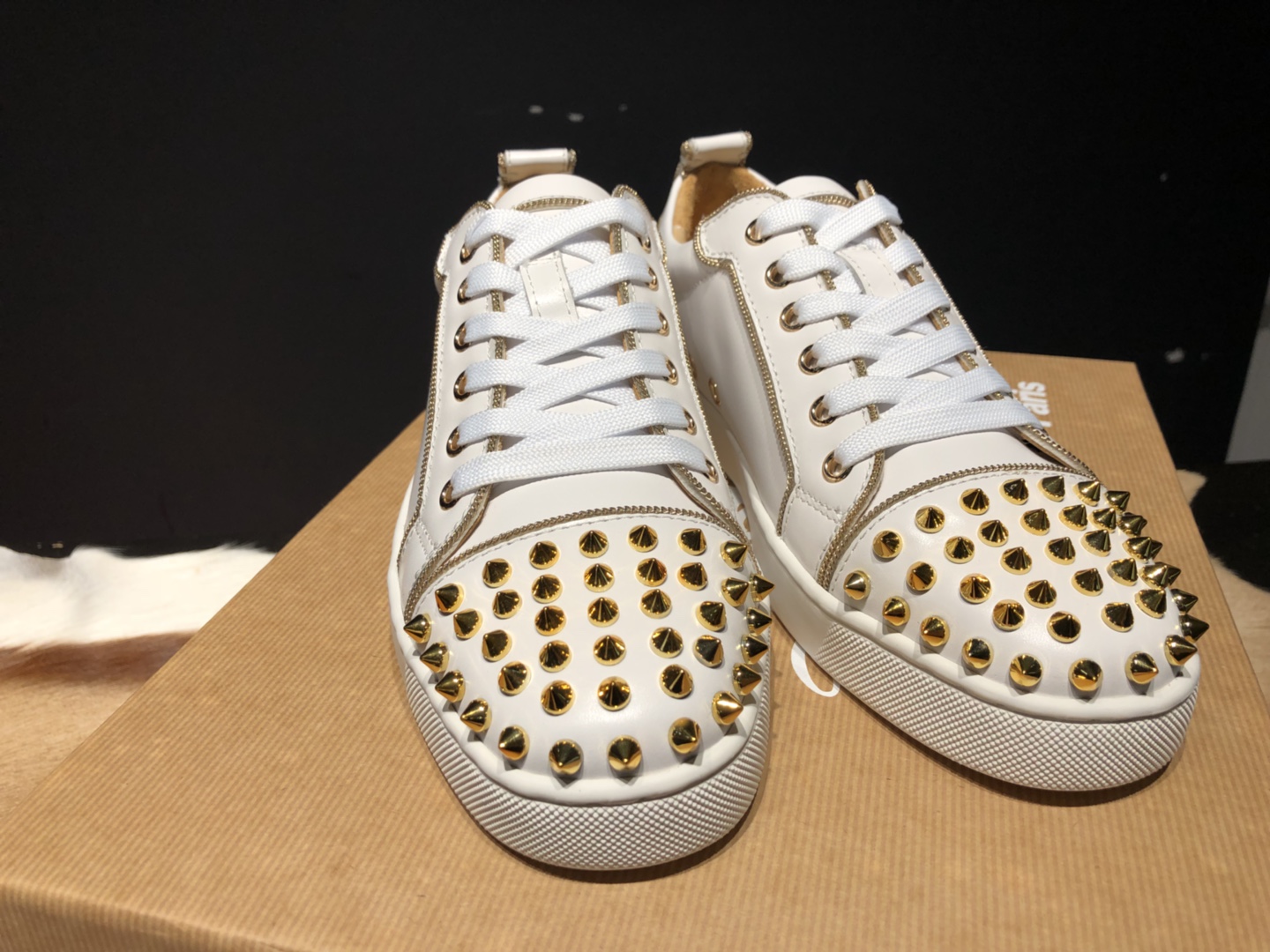 High Quality Christian Louboutin Sneakers JC022